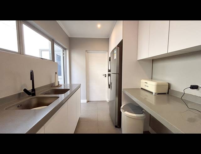 4 BEDROOM HOUSE FOR SALE IN PALM LAKES ESTATE